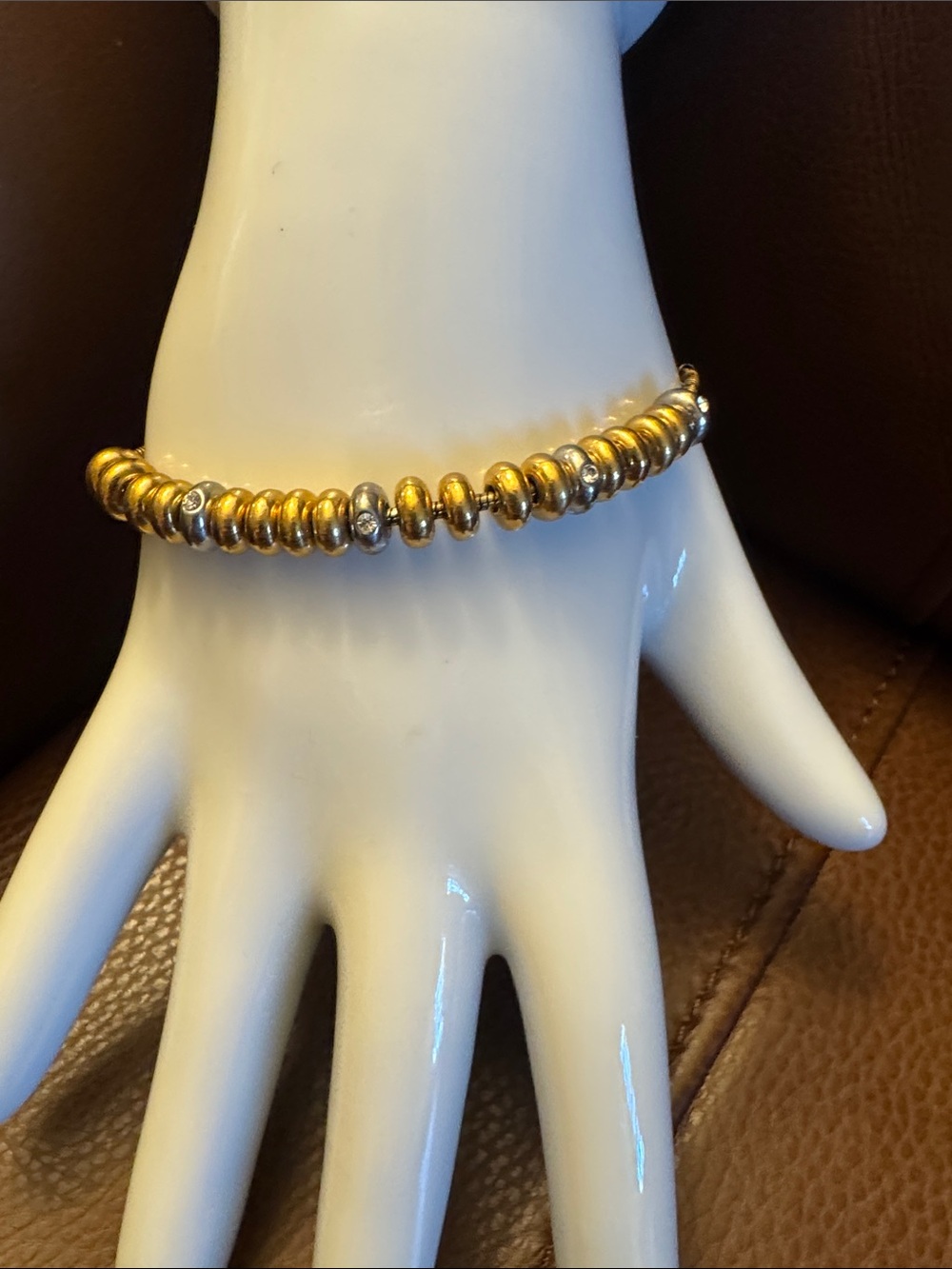 VTG Avon NR bracelet combo of gold tone and Silvertone beads on a snake chain
